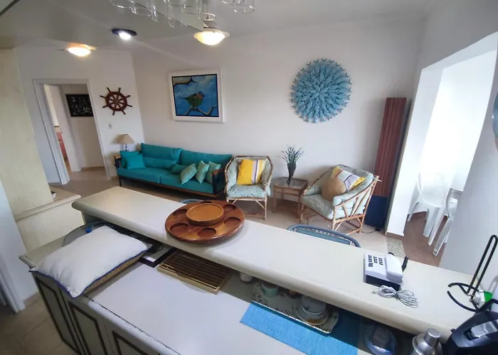 Apto 301 - Lindo, Espaçoso, 100m da Praia - Condomínio, piscina, churrasqueiras, quadras Ubatuba